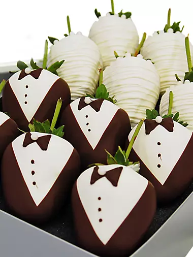 Formal Chocolate-Covered Strawberries